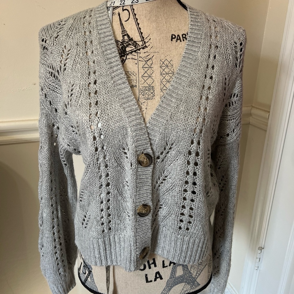 American Eagle Size Small Cropped Cardigan Gray Three Button Closure Sweater